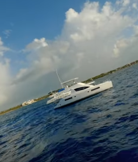 How to Choose A Yacht For Family Trips